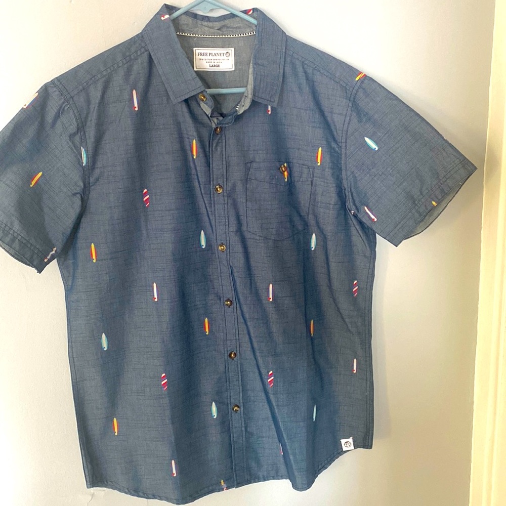 Men’s dress T-shirt with surfboards